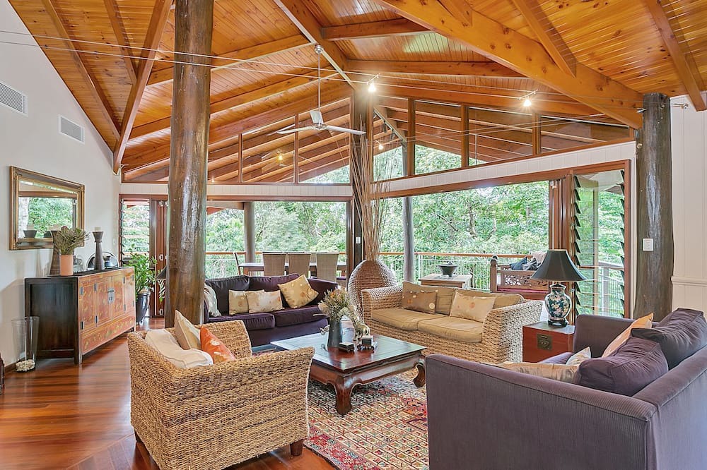Photo of Livingroom in Kamerunga