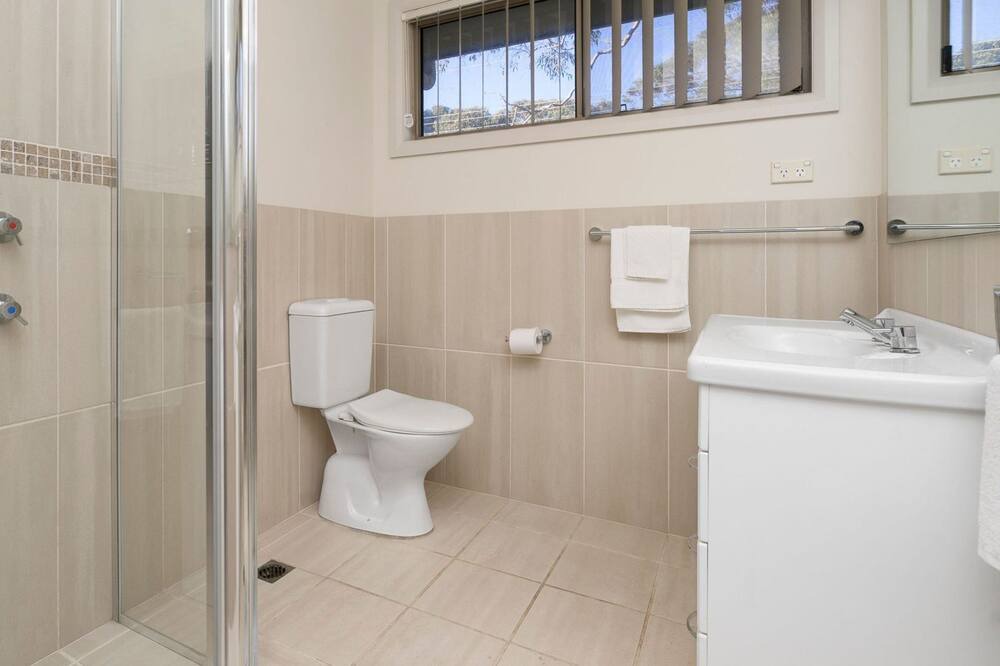 Photo of Bathroom in Bateau Bay