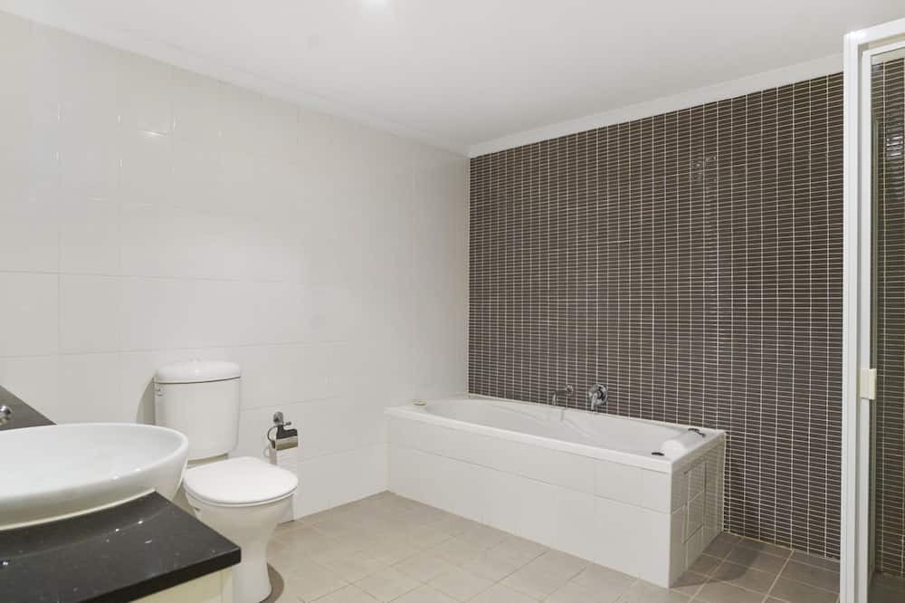 Photo of Bathroom in The Entrance North
