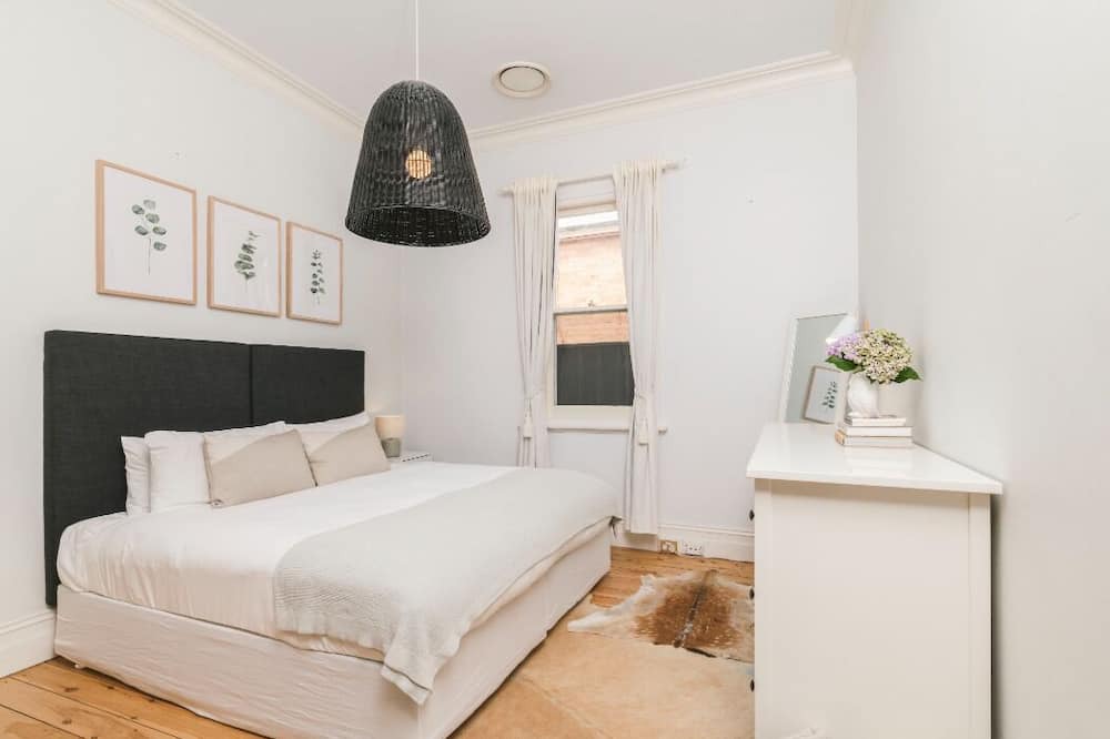 Photo of Bedroom in Orange