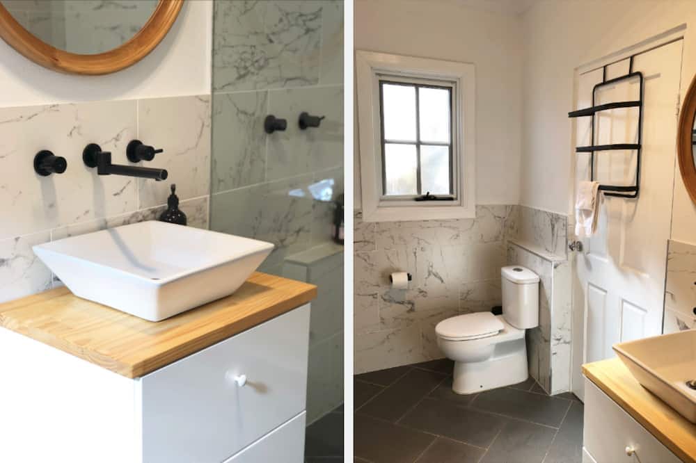 Photo of Bathroom in Orange