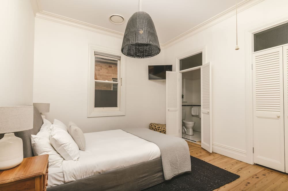 Photo of Bedroom in Orange