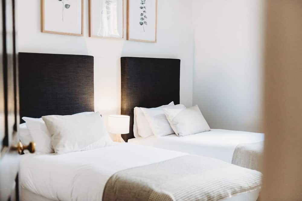 Photo of Bedroom in Orange