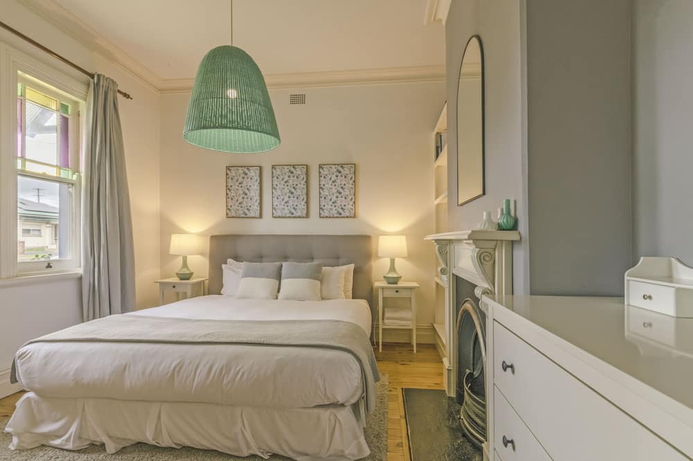 Photo of Bedroom in Orange