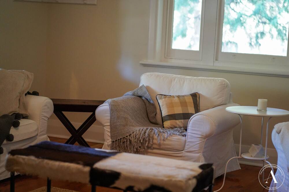 Photo of Livingroom in Woodside