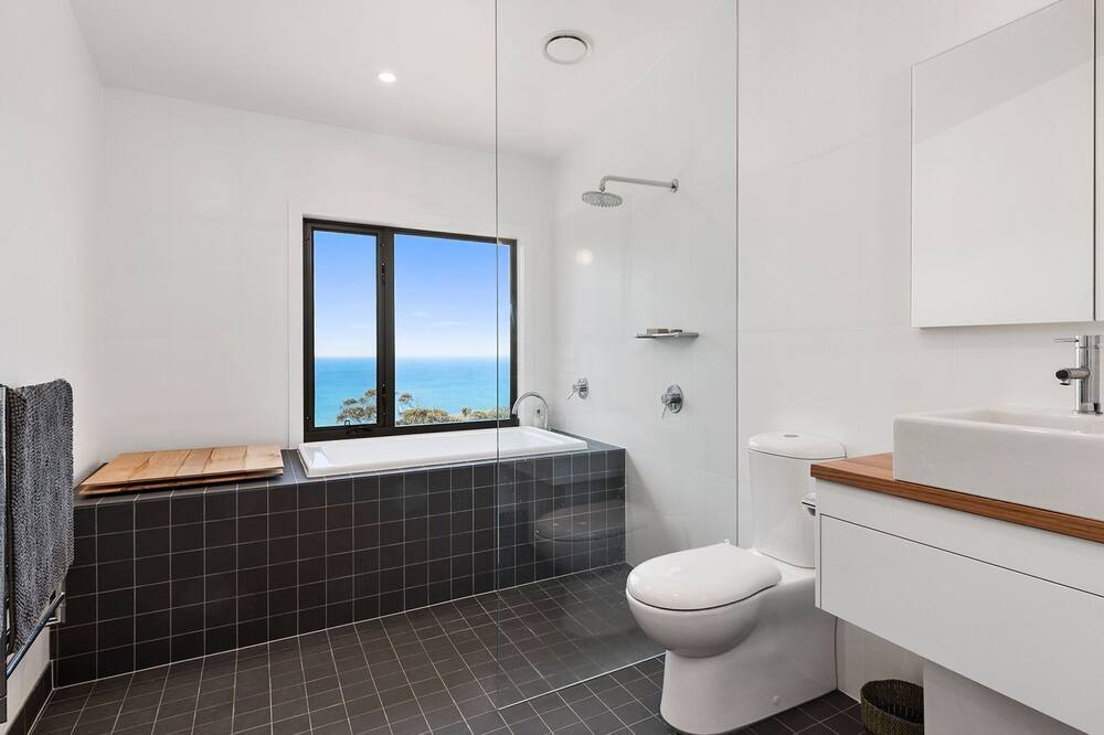 Photo of Bathroom in Apollo Bay