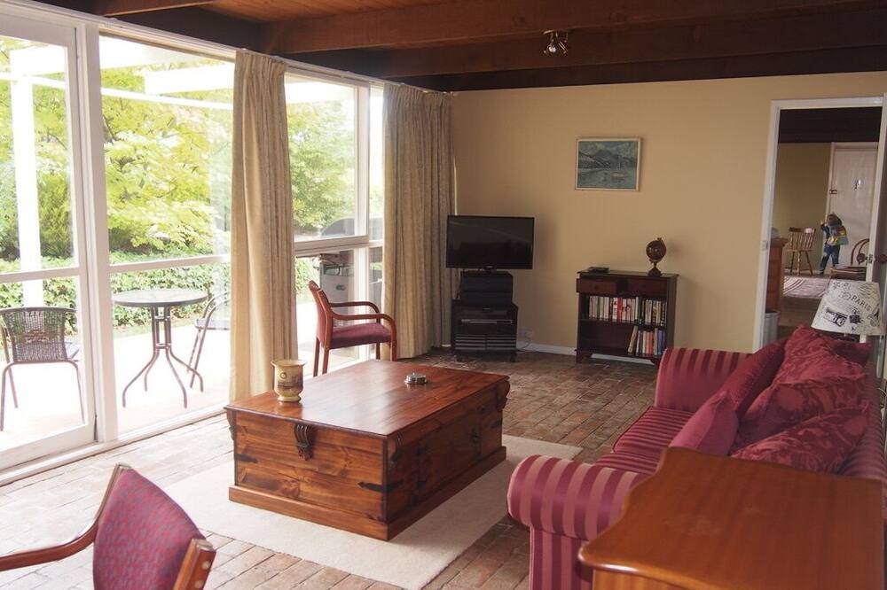 Photo of Livingroom in Woodend
