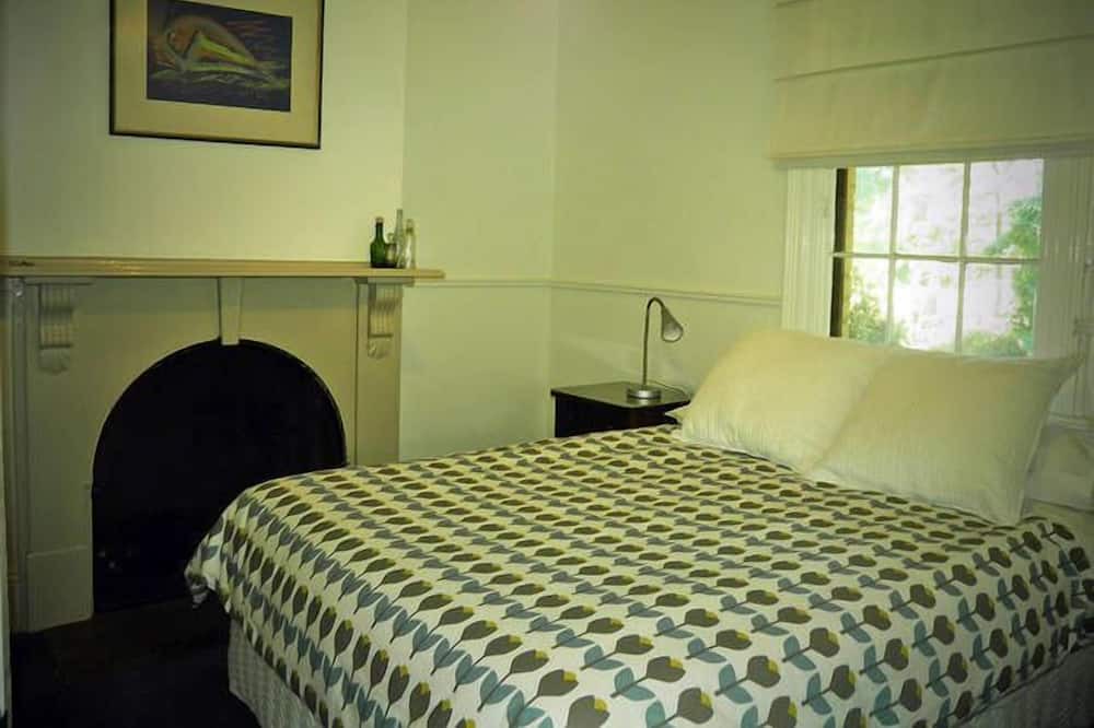 Photo of Bedroom in North Wagga Wagga