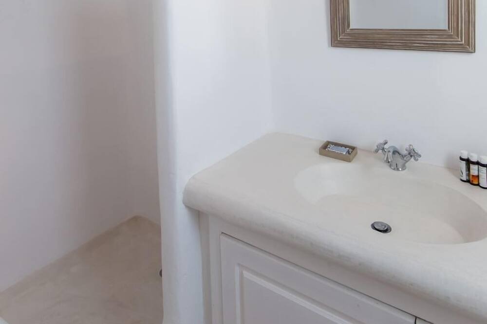 Photo of Bathroom in Agios Ioannis