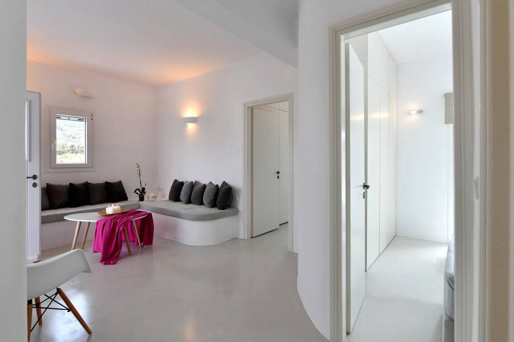 Photo of Livingroom in Nea Cryssi Akti
