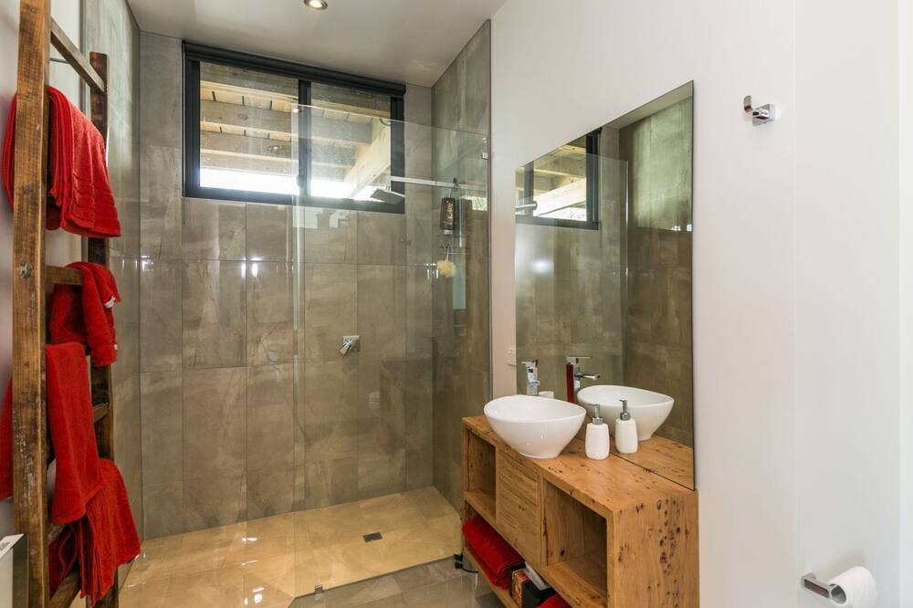 Photo of Bathroom in Anglesea