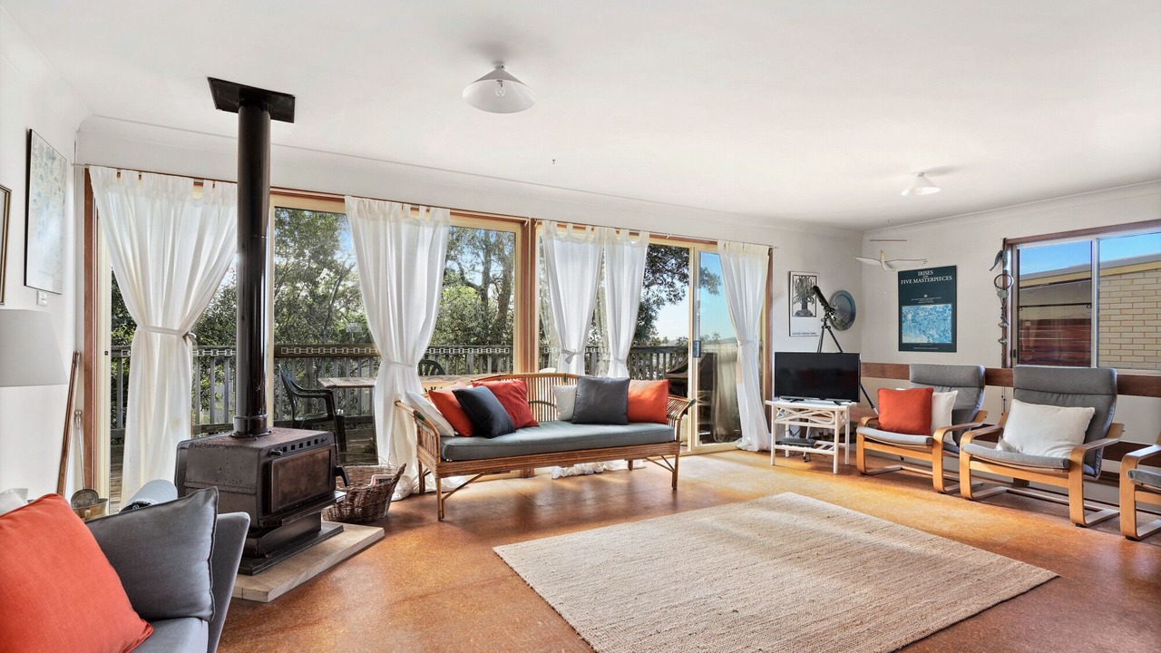 Photo of Livingroom in Macmasters Beach