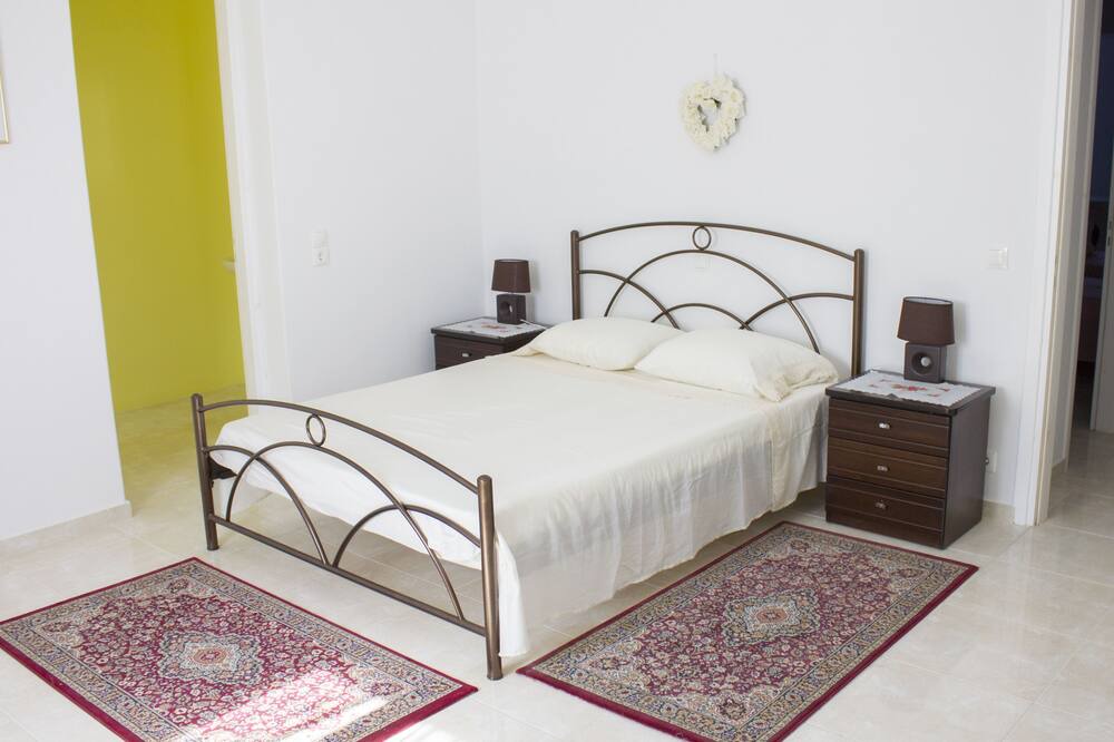 Photo of Bedroom in Klouvas