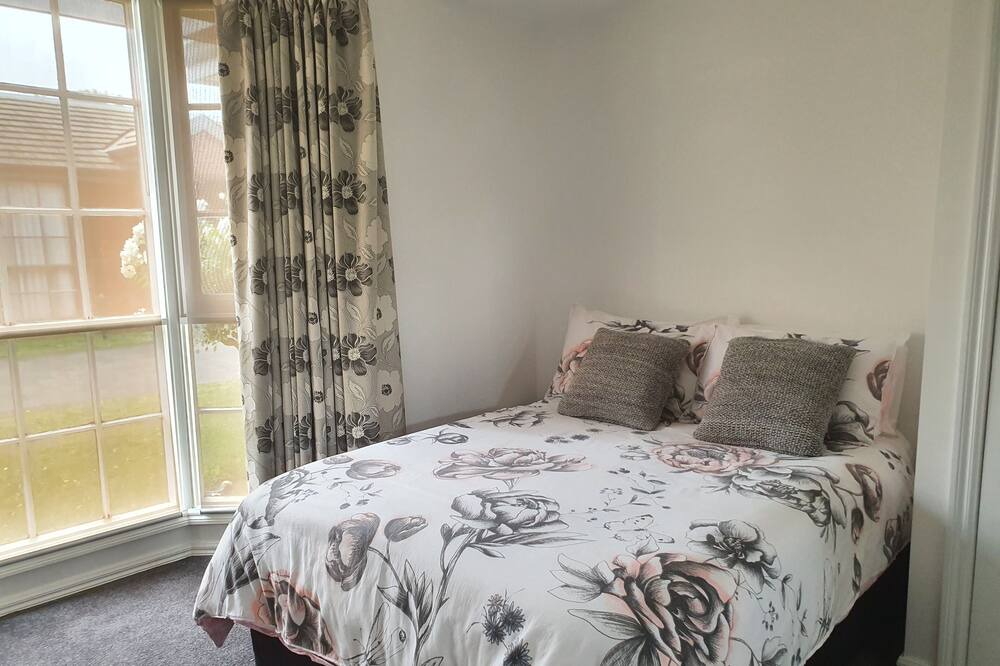 Photo of Bedroom in Lake Wendouree