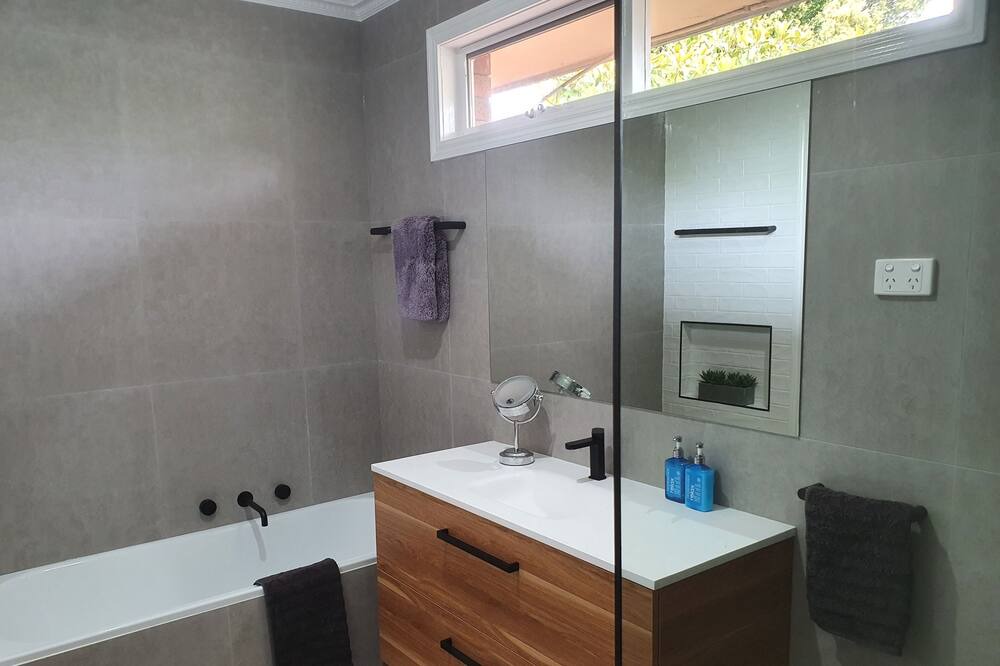 Photo of Bathroom in Lake Wendouree