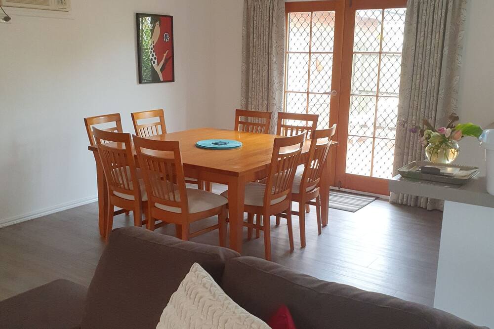 Photo of Livingroom in Lake Wendouree