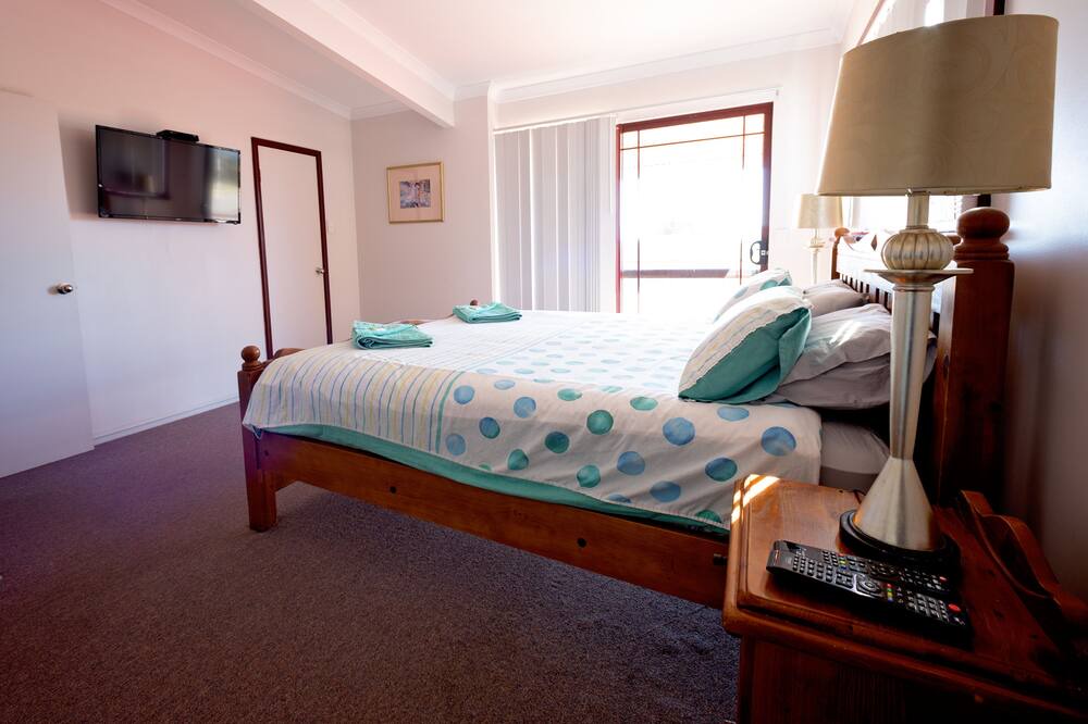 Photo of Bedroom in Leeman