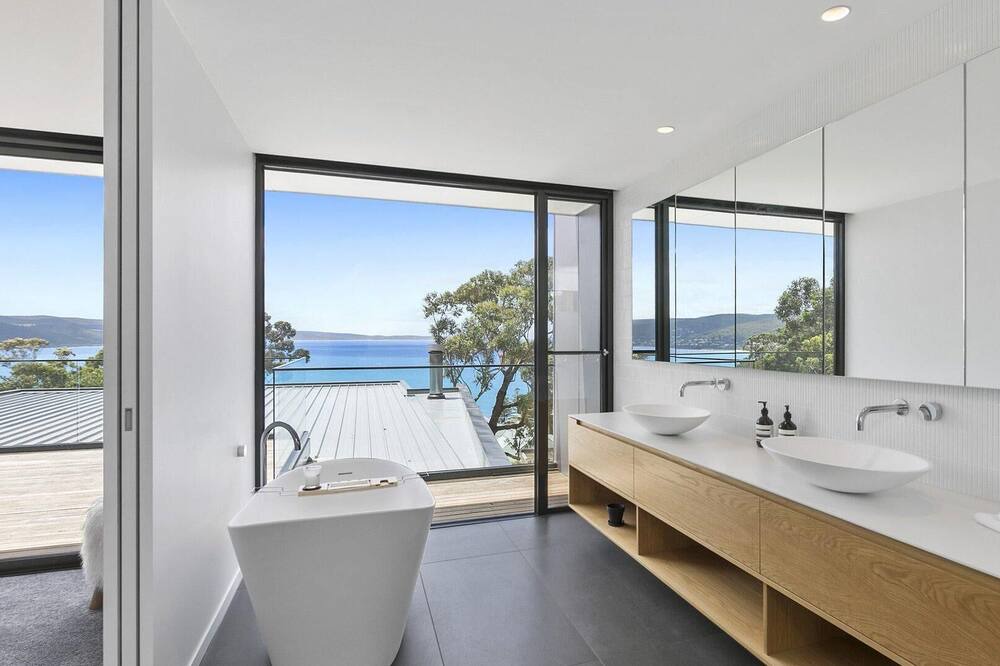 Photo of Others in Lorne