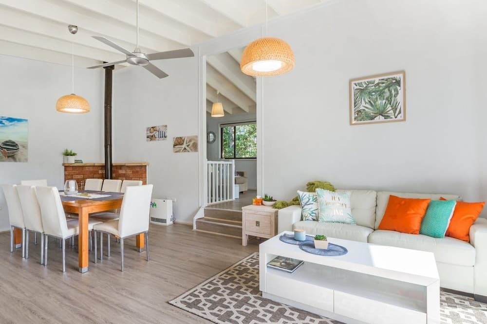 Photo of Livingroom in Pretty Beach Central Coast