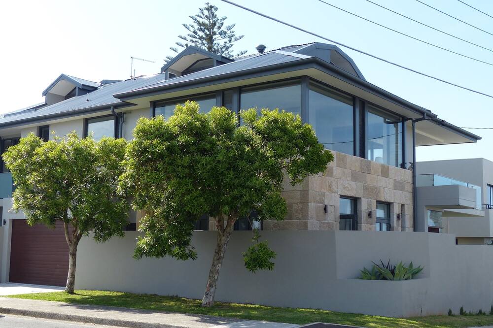 Photo of Others in Bronte