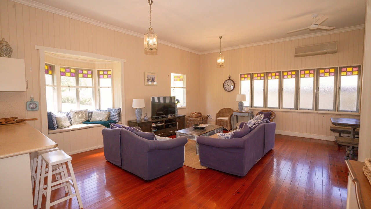 Photo of Livingroom in Oaky Creek