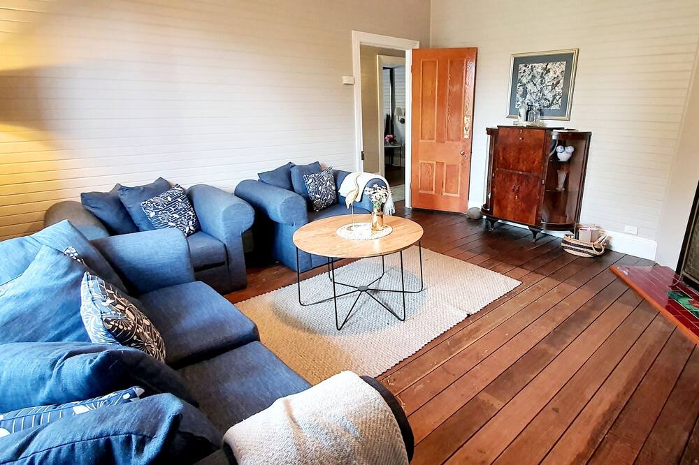 Photo of Livingroom in Gloucester