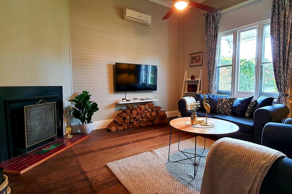 Photo of Livingroom in Gloucester