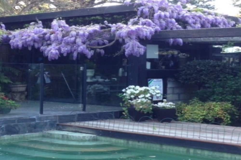 Photo of Outdoor in Beaconsfield Upper