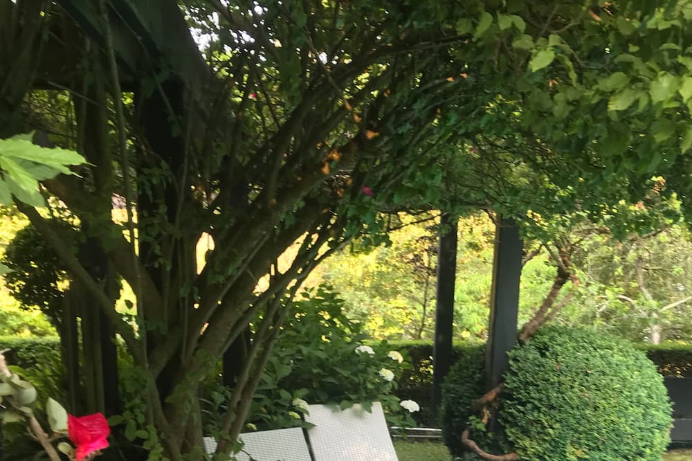 Photo of Outdoor in Beaconsfield Upper