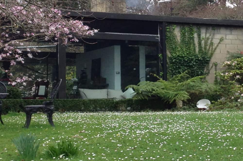Photo of Outdoor in Beaconsfield Upper