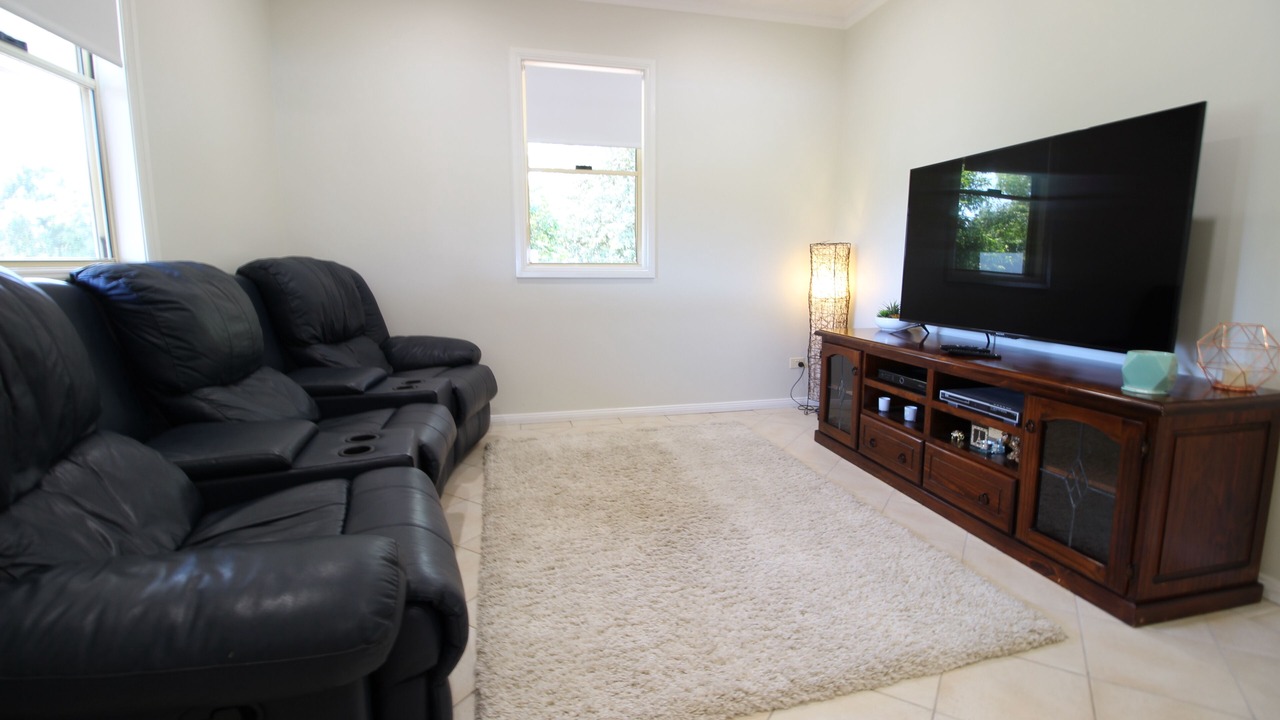 Photo of Livingroom in Eagleton