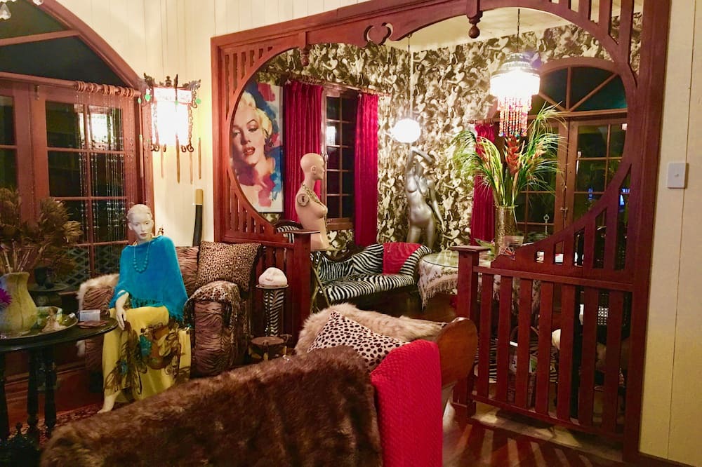 Photo of Livingroom in Hunchy