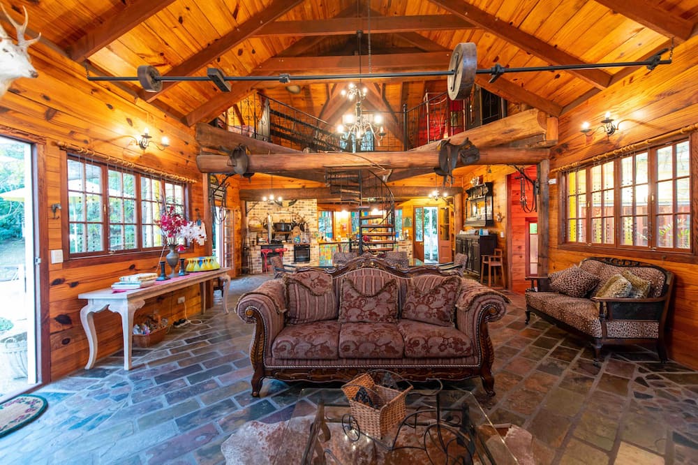 Photo of Livingroom in Hunchy