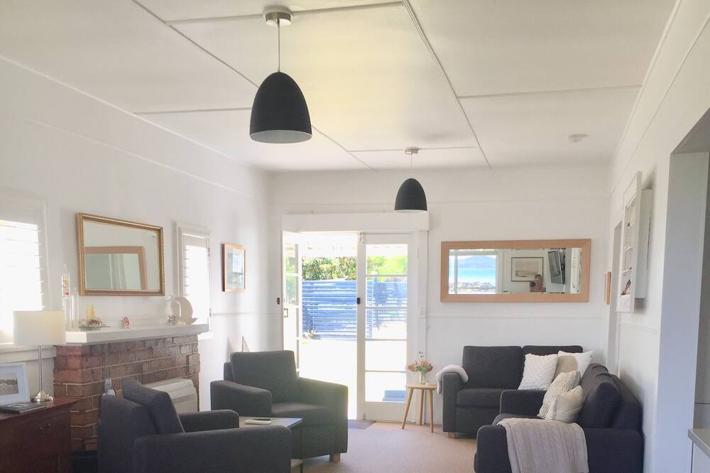 Photo of Livingroom in Low Head