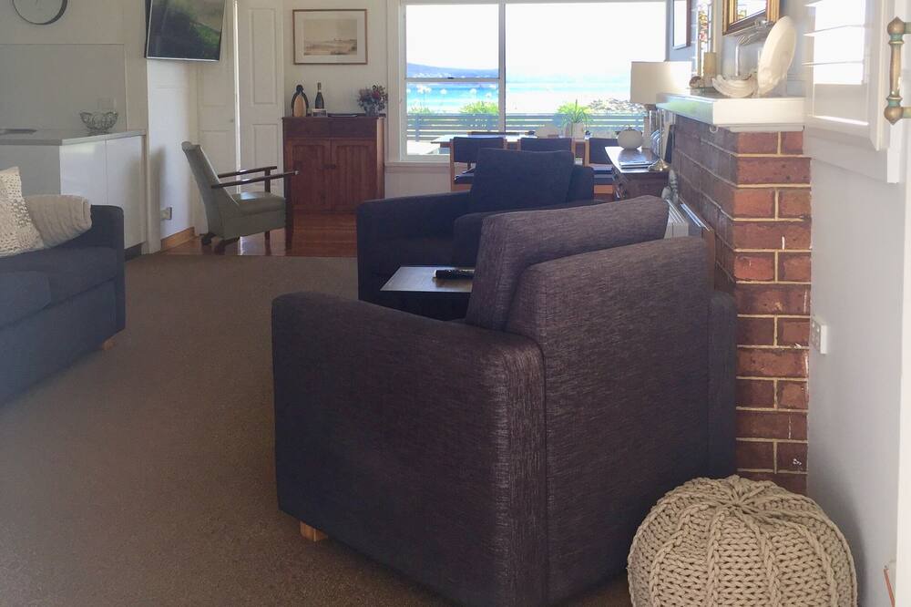 Photo of Livingroom in Low Head