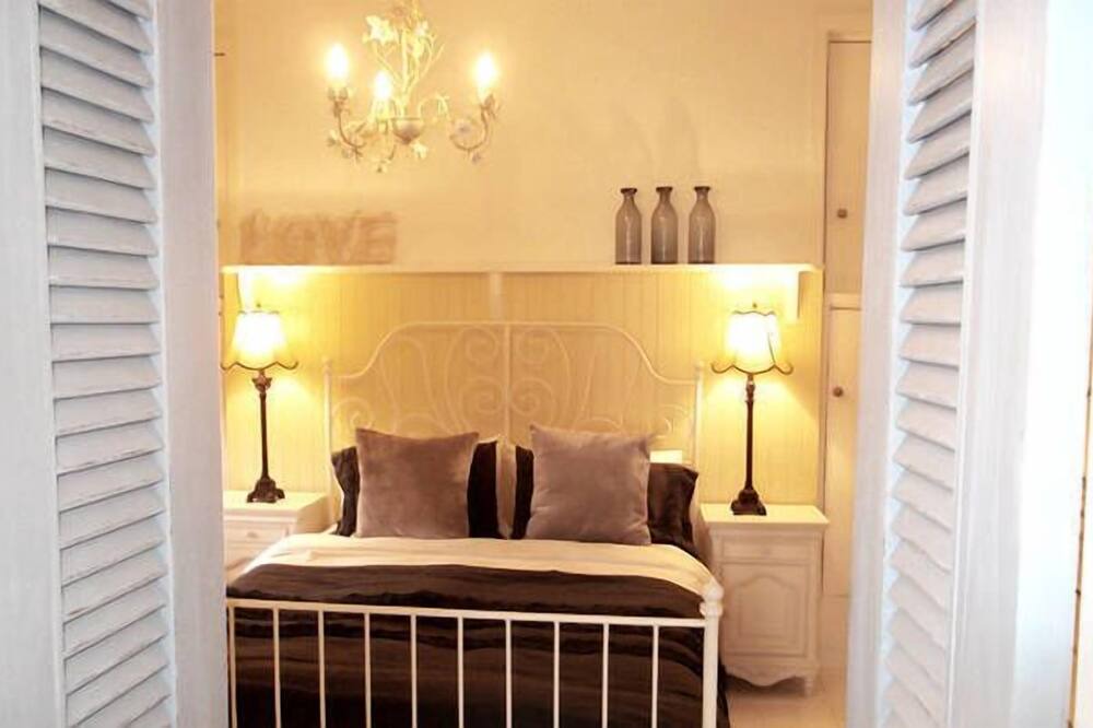 Photo of Bedroom in Red Hill