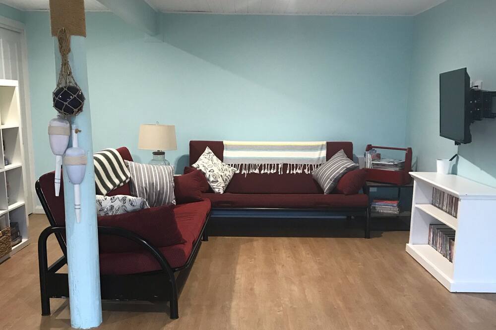 Photo of Bedroom in Golden Beach