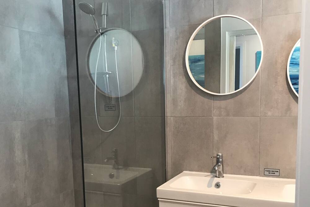 Photo of Bathroom in Golden Beach