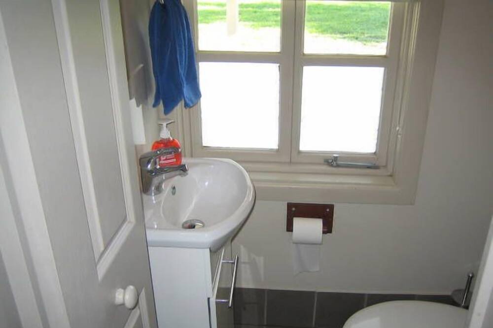 Photo of Bathroom in Naracoorte