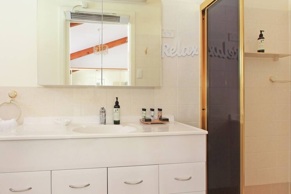 Photo of Bathroom in Marshall Mount