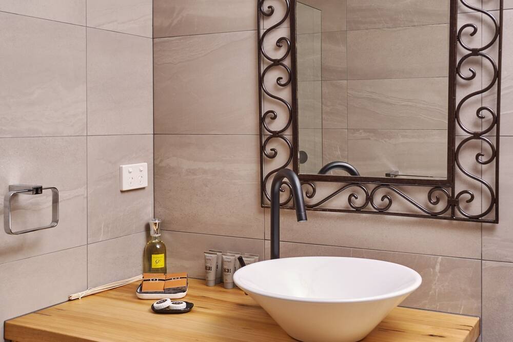 Photo of Bathroom in Myrtleford