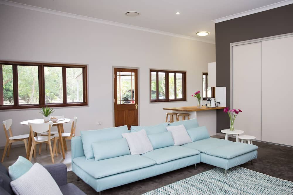 Photo of Livingroom in Brookfield