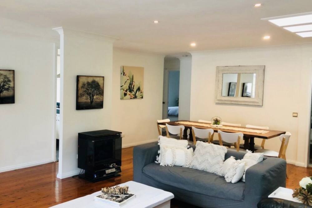 Photo of Livingroom in Umina Beach