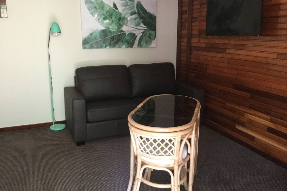 Photo of Livingroom in Broadlands