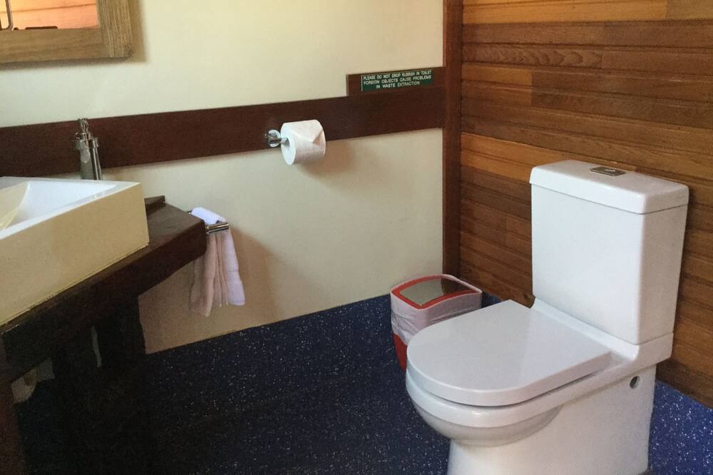 Photo of Bathroom in Broadlands