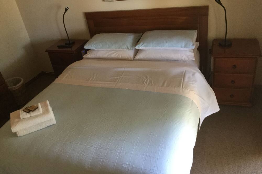 Photo of Bedroom in Broadlands