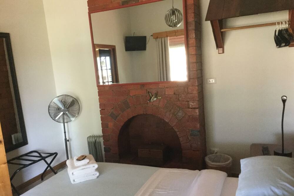 Photo of Bedroom in Broadlands