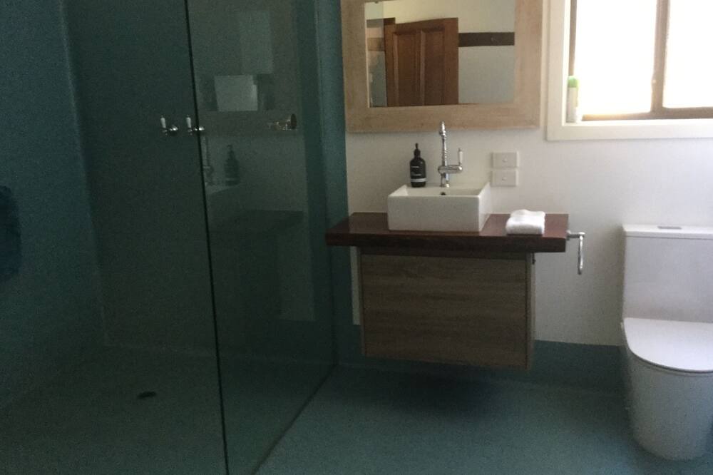 Photo of Bathroom in Broadlands