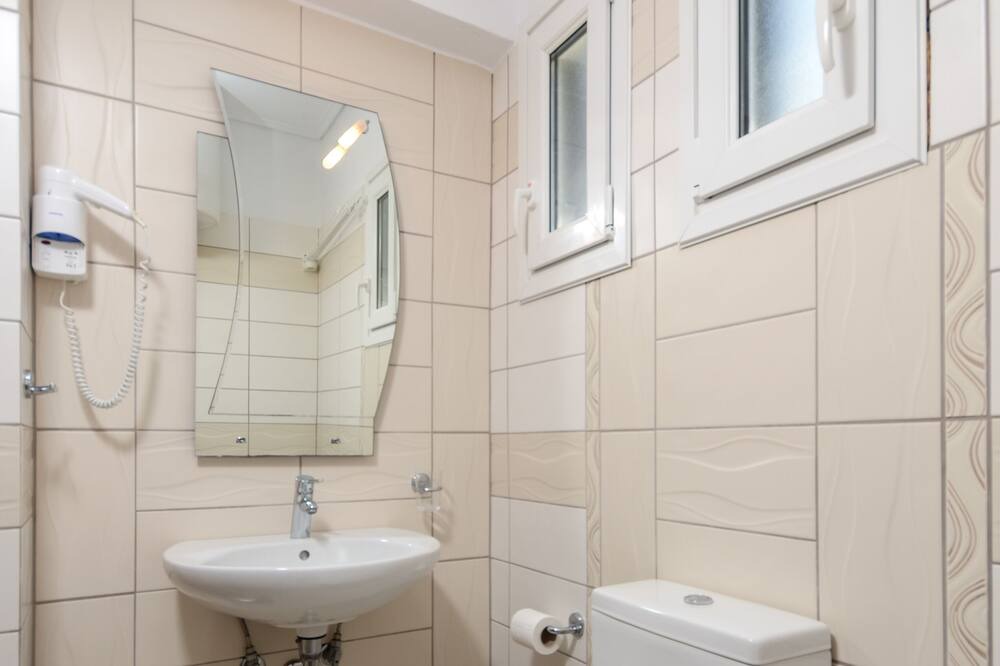 Photo of Bathroom in Maragas