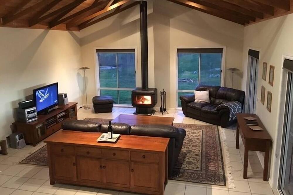 Photo of Livingroom in Heathcote South